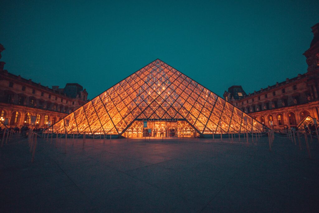 Museu do Louvre - by Bharat Patil